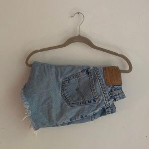 Levi’s Cuttoffs shorts